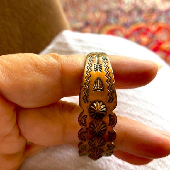 Solid copper cuff bracelet. Mid century Native American western piece. - Picture 4 of 9